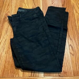 American Eagle Outfitters Camo Skinny Jeans